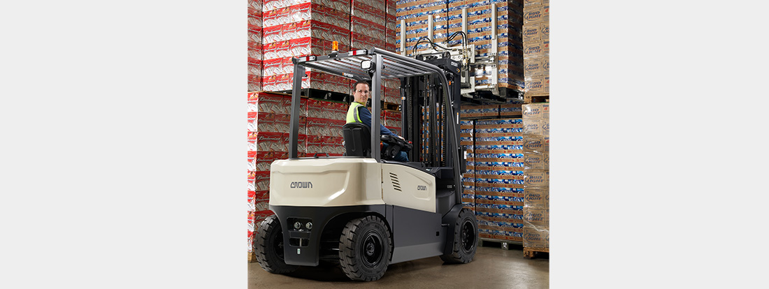 Pneumatic Tire Forklift | CB | Crown Equipment