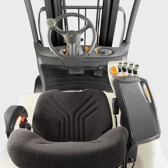 the FC forklift truck offers ideal ergonomics 