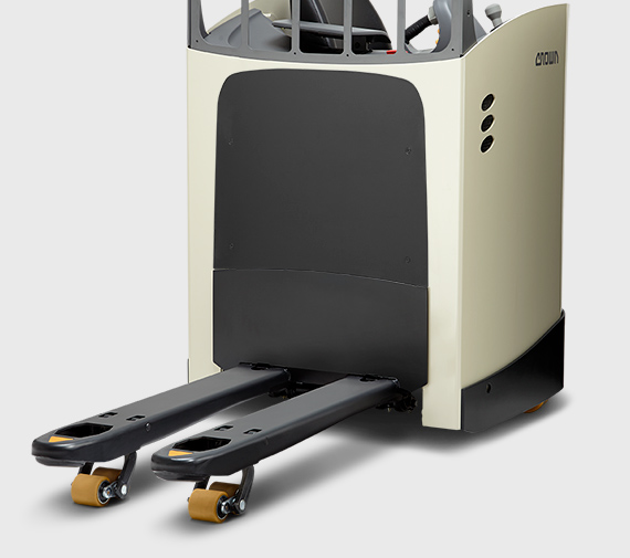 Crown RT series pallet truck allows operators to sit or stand for optimal comfort