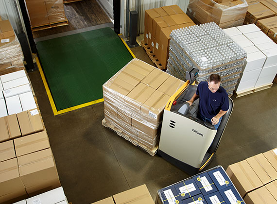 RT Series pallet truck easily maneuvers through tight aisles