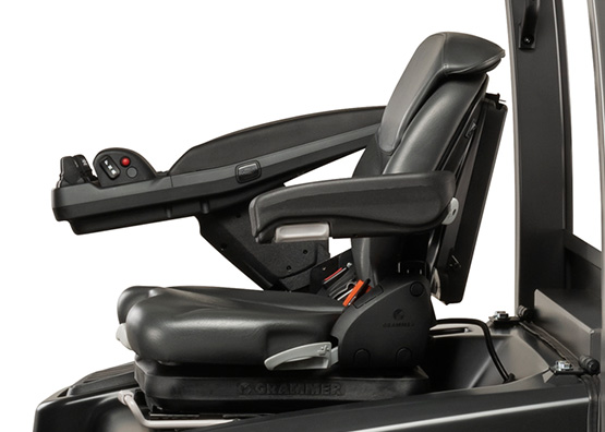 I carrelli elevatori diesel C-D sono disponibili con un comodo sedile completamente molleggiato